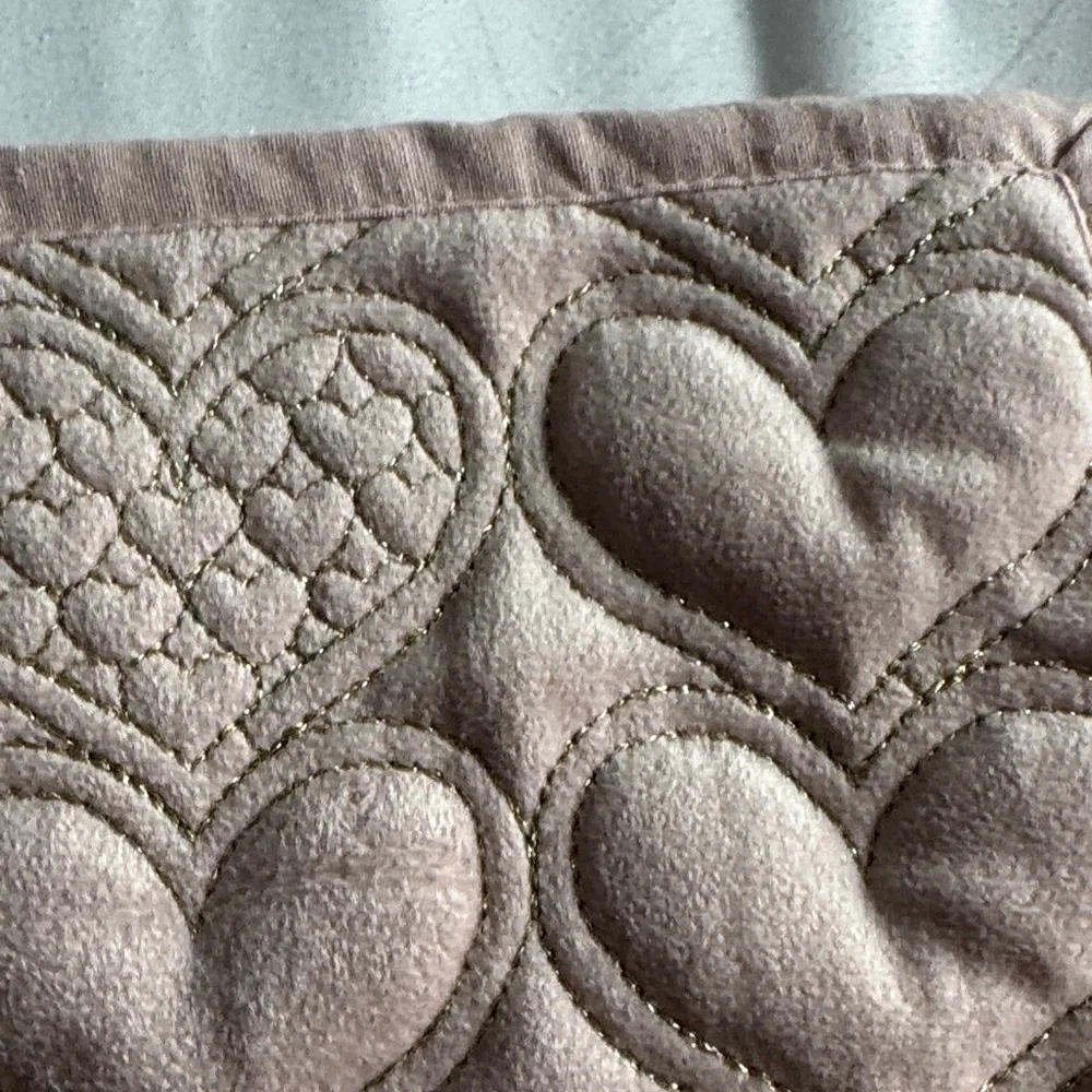🩷🩷 Set of 2 pink Velvet Heart Patterned Quilted Placemats - Picture 3 of 4